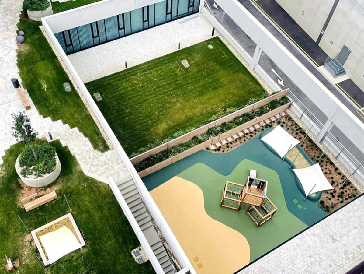 Sunrise Above Sky With Rooftop Pool Vienna Exterior photo