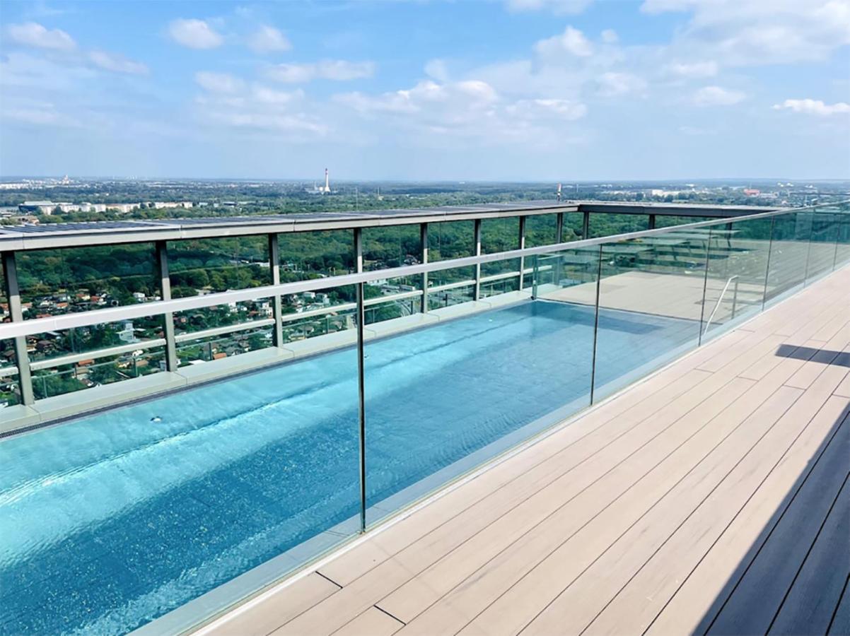 Sunrise Above Sky With Rooftop Pool Vienna Exterior photo